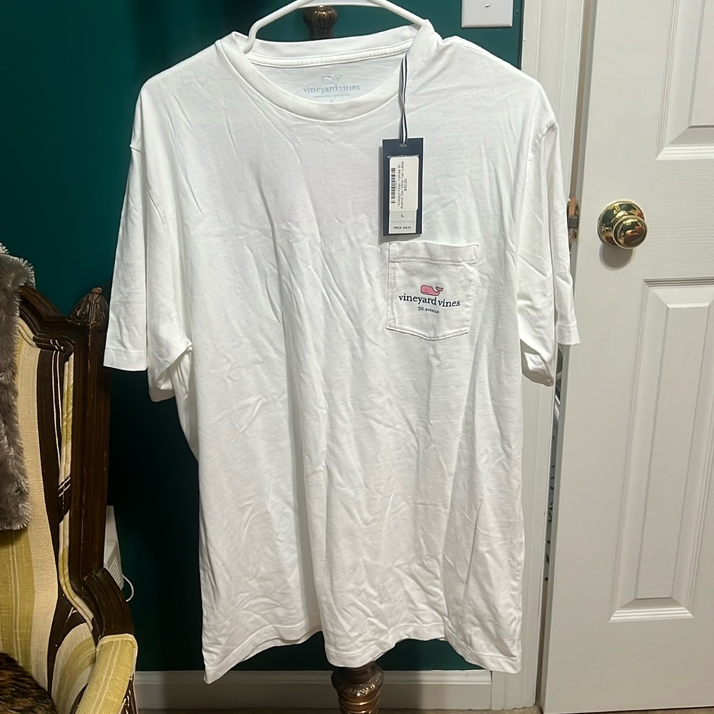 Vineyard Vines 30 Avenue t shirt.